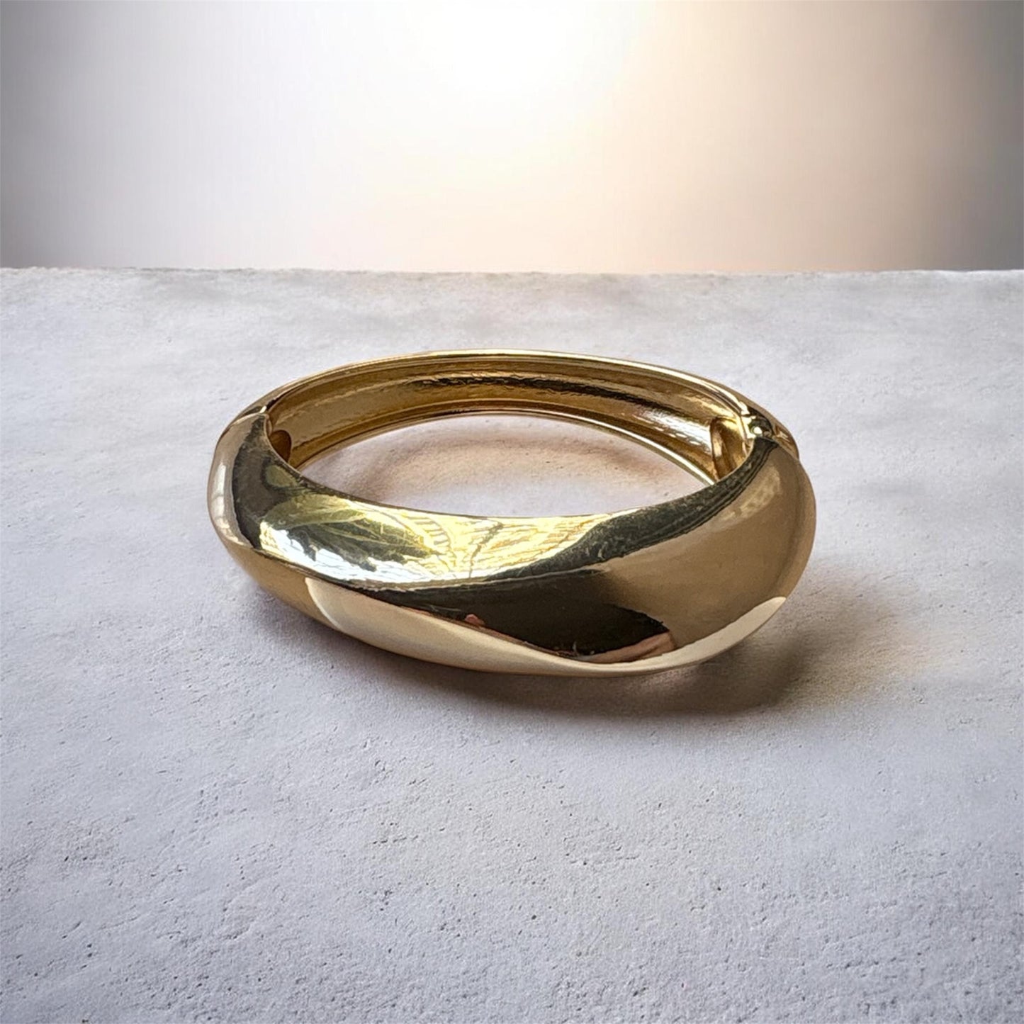 Sleek Puff Bangle