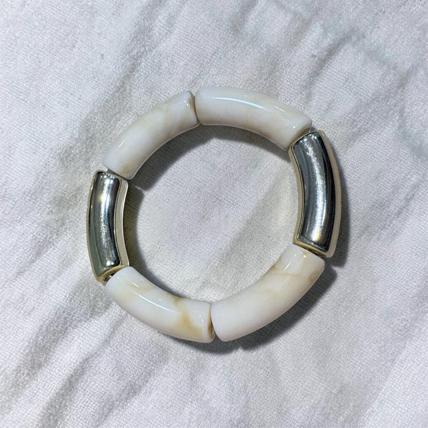 Retro Ivory Symmetrical Resin Bracelet