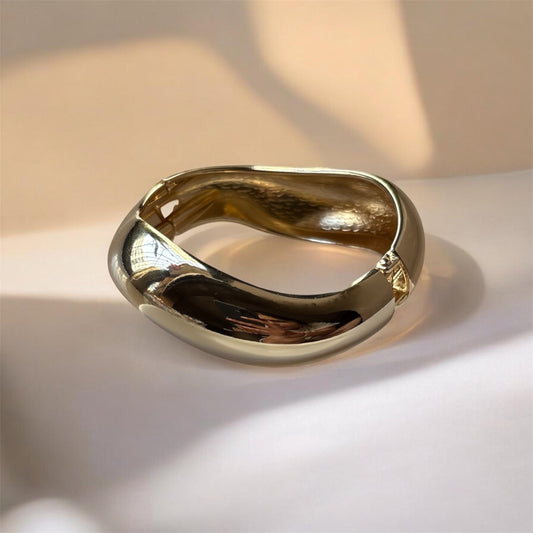 Asymmetric Wavy Bangle